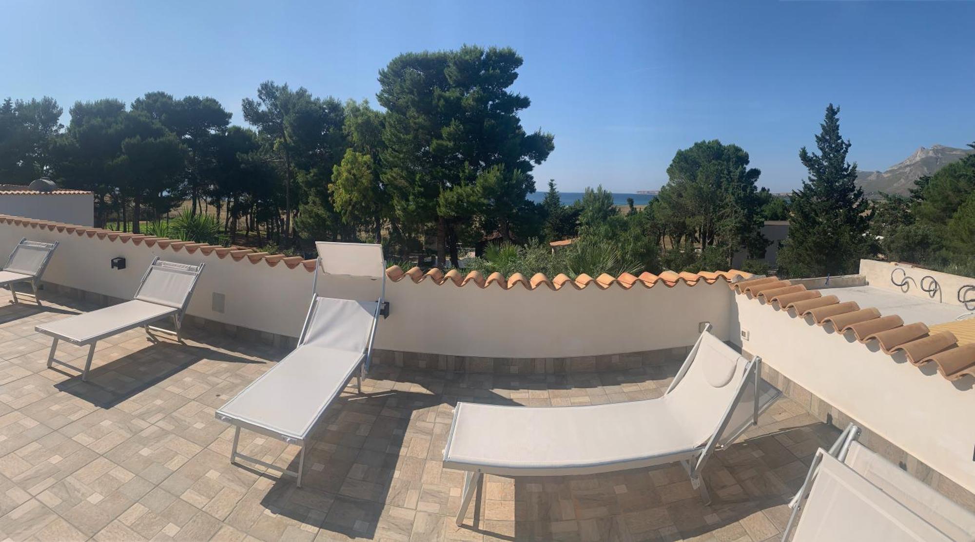 L'Oasi Una Pineta Sul Mare Custonaci Exterior photo